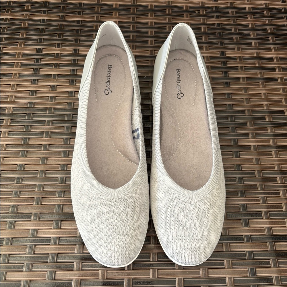 BARETRAPS  WOMEN'S MARILY ROUND SLIP-ON SHOE SIZE 9.5 M